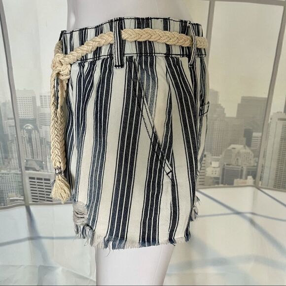 Rewash Blue and White Stripped Denim Shorts Size Medium - Picture 12 of 13